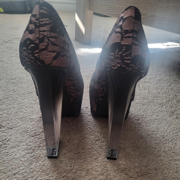 Beautiful shoes - Picture 3 of 4